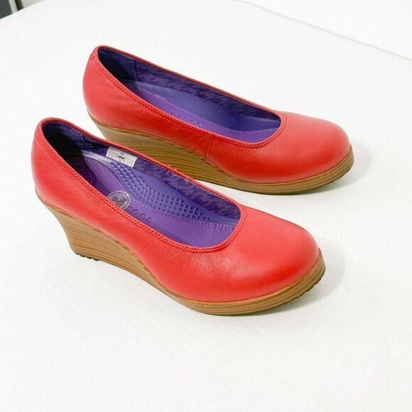 Crocs A-Leigh NWOB Sz 8 Red Closed-Toe Leather Wedge Sandals - Picture 5 of 12